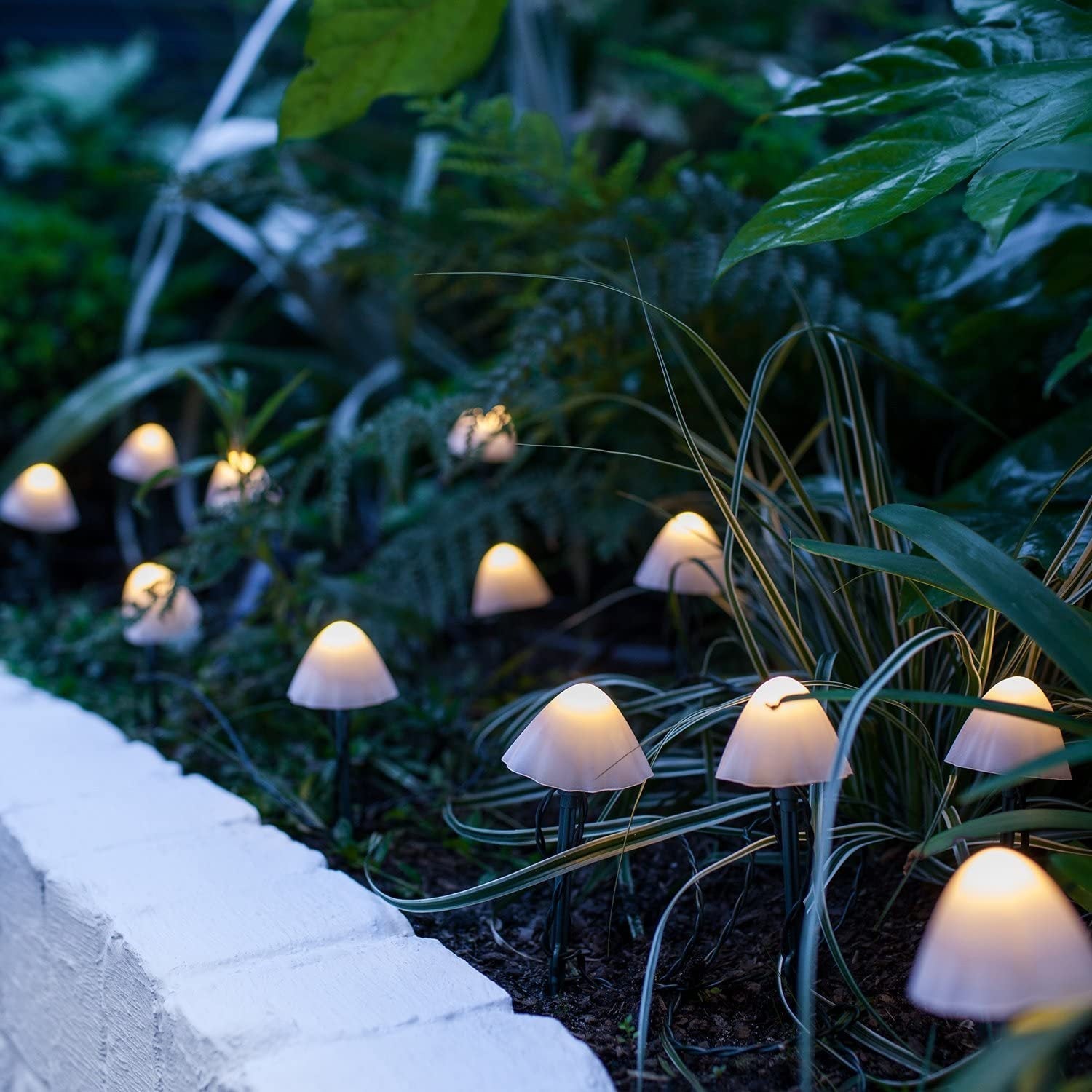 Enchante Hage Sopp - Solenergi Drevet-Garden Decor-Norskova-Sett med 20 Solar Stick Lights Mushrooms-Norskova